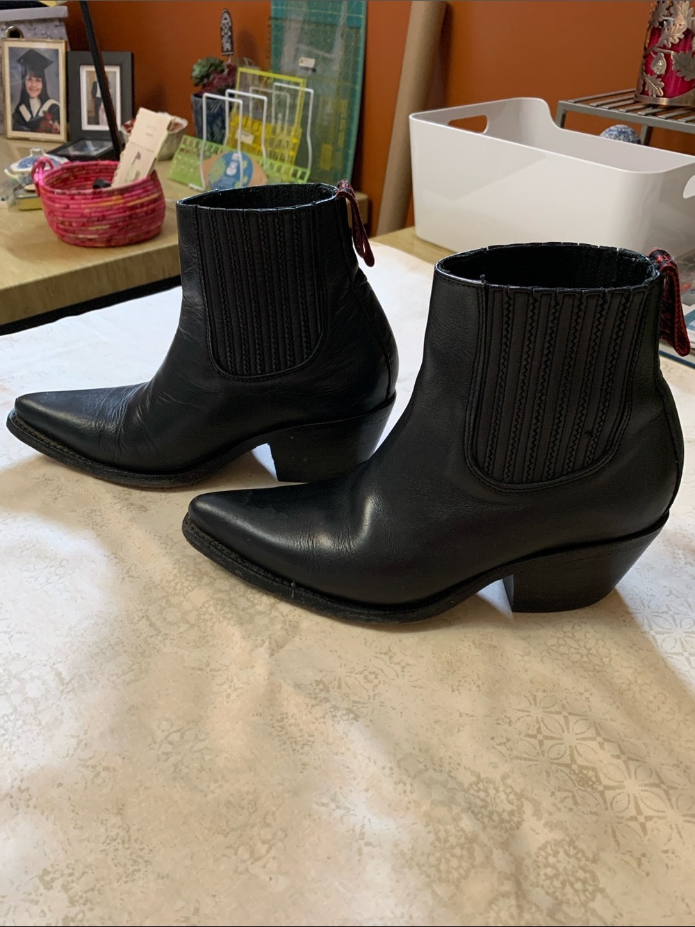 Na Na Industrial Strength Women's Black Leather Pointed Ankle Boots. Sz 7. VGUC